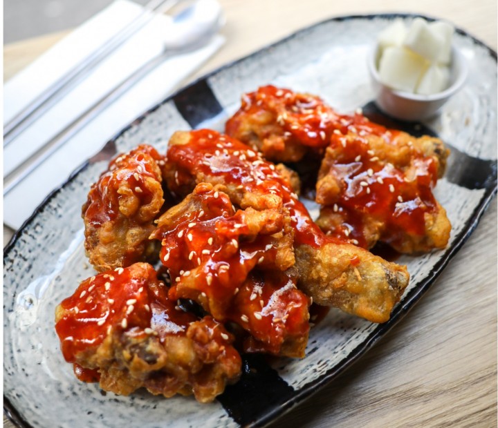<h6 class='prettyPhoto-title'>Spicy Fried Chicken</h6>