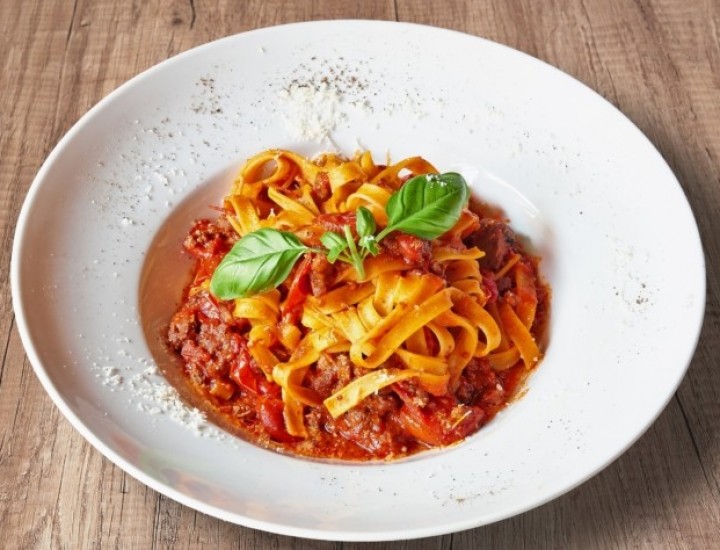 <h6 class='prettyPhoto-title'>Spaghetti with Provencal sauce</h6>