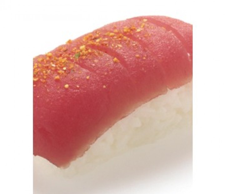 <h6 class='prettyPhoto-title'>Spicy tuna sushi</h6>