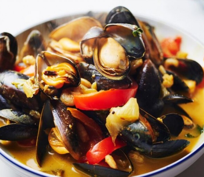 <h6 class='prettyPhoto-title'>C37. Red curry mussel</h6>