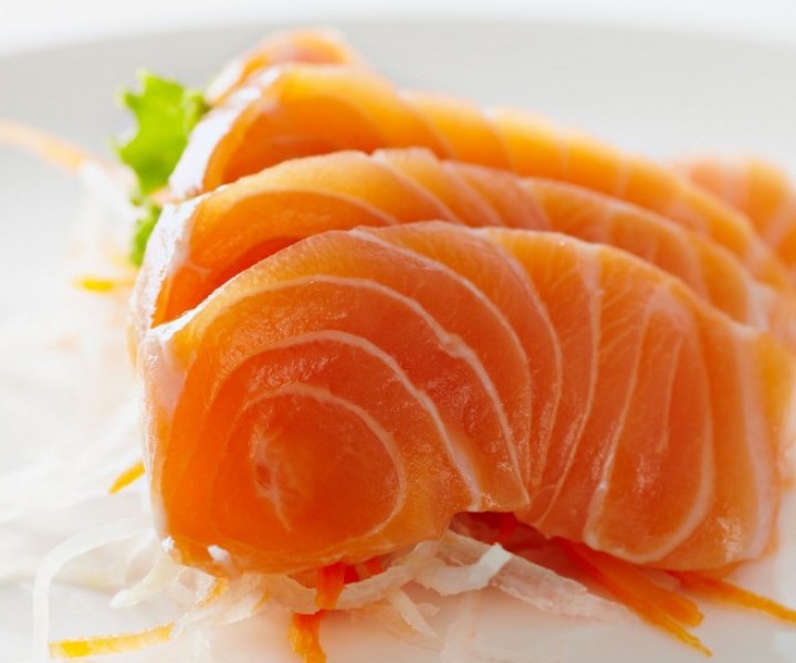 <h6 class='prettyPhoto-title'>B3. Sashimi saumon </h6>
