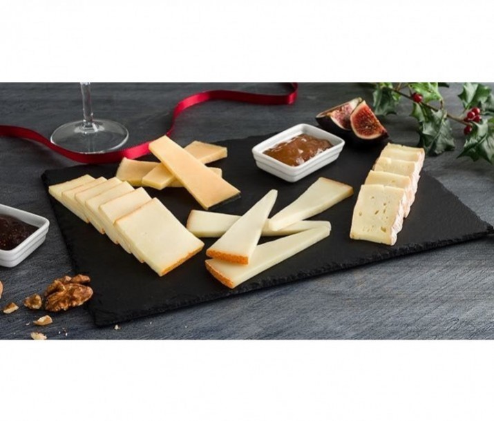 <h6 class='prettyPhoto-title'>Plate of regional cheeses to share (2pers)</h6>