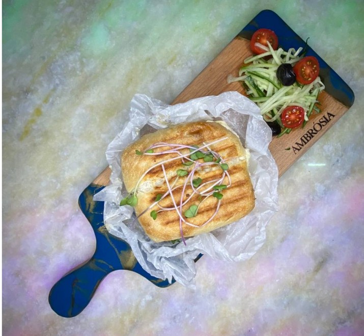 <h6 class='prettyPhoto-title'>Chicken Panini Sandwich </h6>