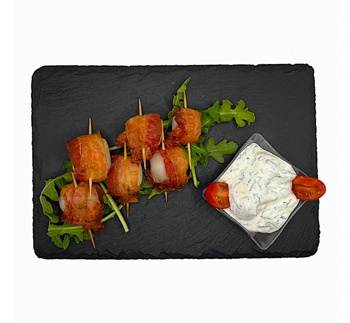 <h6 class='prettyPhoto-title'>Chateaux de France Bacon Wrapped Scallop Skewers with Dill White Sause</h6>