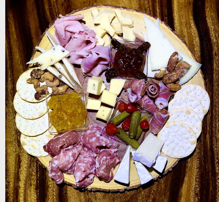 <h6 class='prettyPhoto-title'>Cheese & Meat Platter </h6>