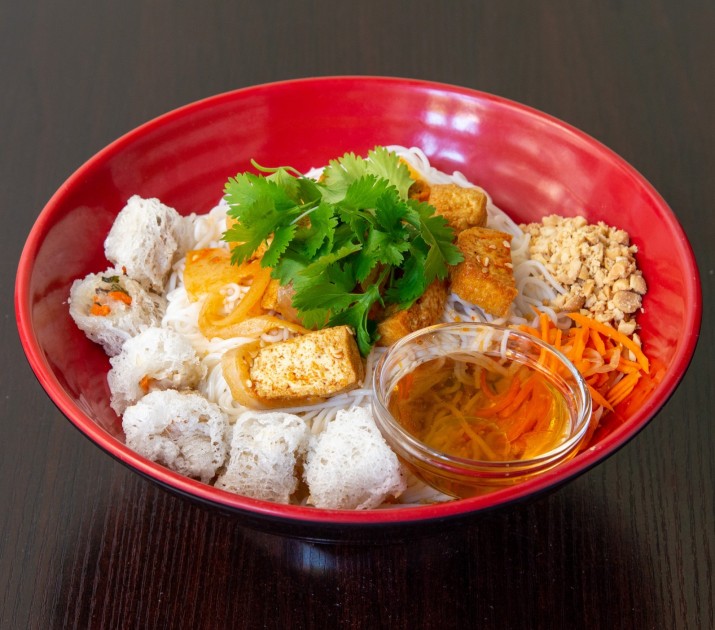 <h6 class='prettyPhoto-title'>Dau hu Bun cha gio (Tofu Salad)</h6>