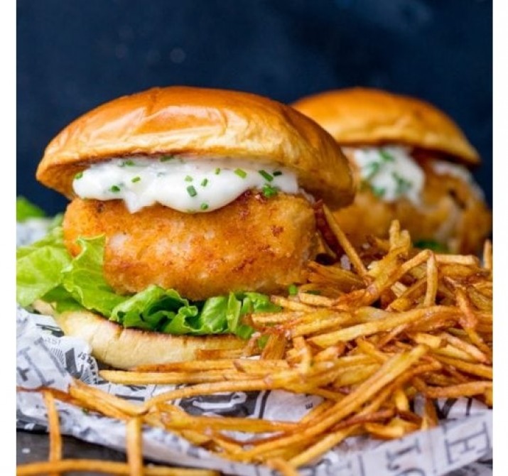 <h6 class='prettyPhoto-title'>Homemade fried fish burger</h6>