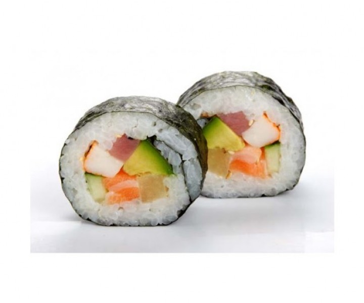 <h3 class='prettyPhoto-title'>D28. Futo maki</h3><br/>Tuna, salmon, surimi, cucumber, radish and avocado 4 pieces