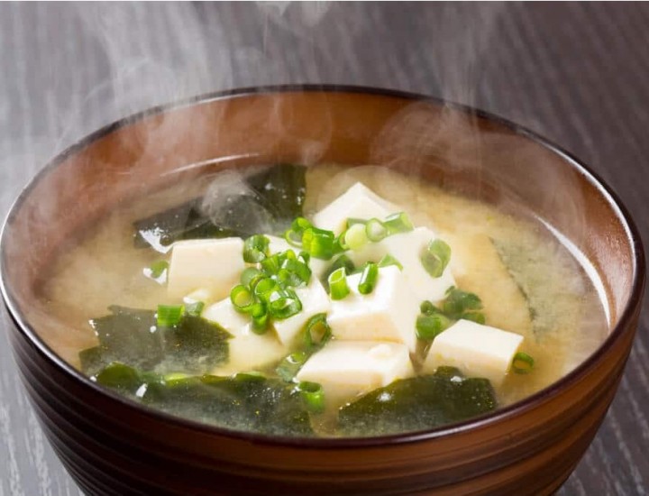 <h3 class='prettyPhoto-title'>B7. Miso Soup</h3><br/>Tofu and seaweed<br />