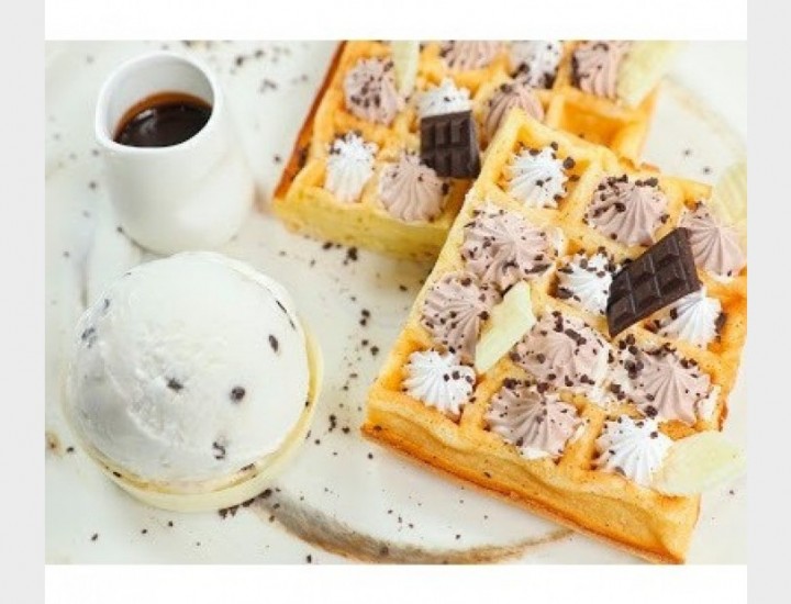 <h6 class='prettyPhoto-title'>Waffle Vani choco Ice Cream</h6>
