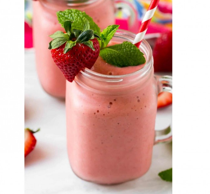 <h6 class='prettyPhoto-title'>Smoothie strawberry</h6>