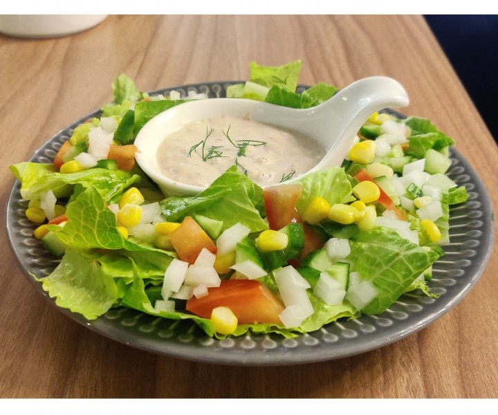 <h6 class='prettyPhoto-title'>Tuna Salad</h6>