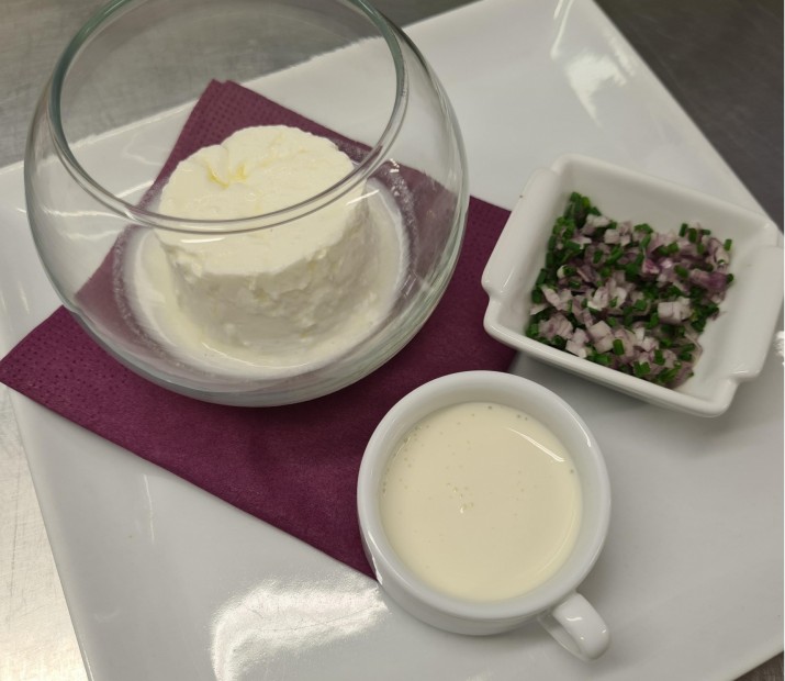 <h3 class='prettyPhoto-title'>GILLY LES CITEAUX cottage cheese, savory or sweet</h3><br/>Red fruit coulis, sugar or crème fraîche and shallot-chives