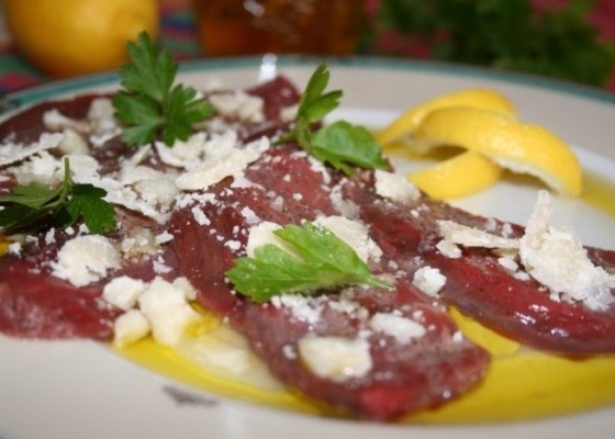 <h6 class='prettyPhoto-title'>Beef carpaccio with walnuts and blue</h6>