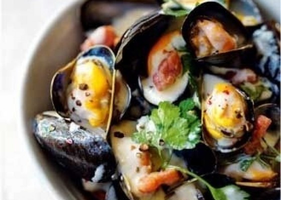 <h6 class='prettyPhoto-title'>Mussels fried bacon cream</h6>
