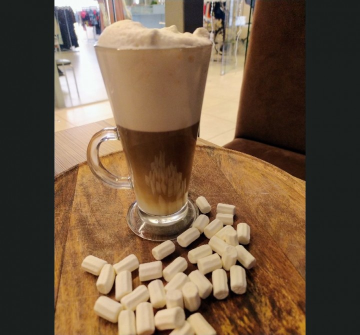 <h6 class='prettyPhoto-title'>Latte with marshmallows</h6>