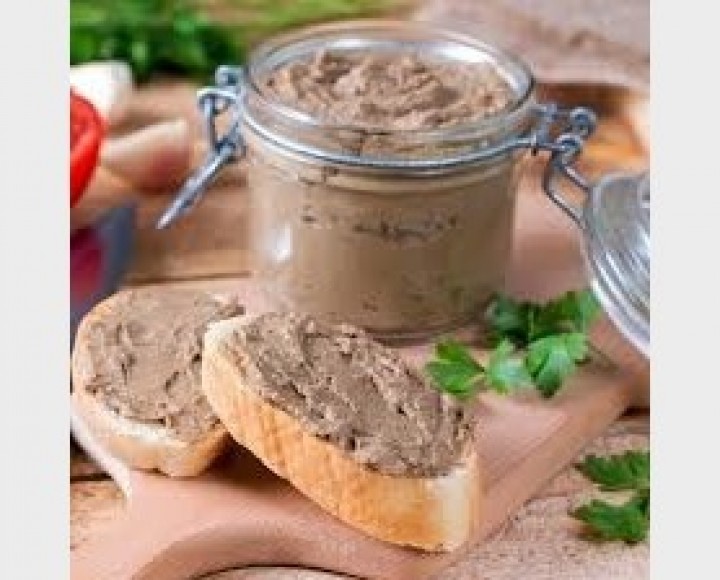 <h6 class='prettyPhoto-title'>Homemade chicken rillettes and grilled toast</h6>