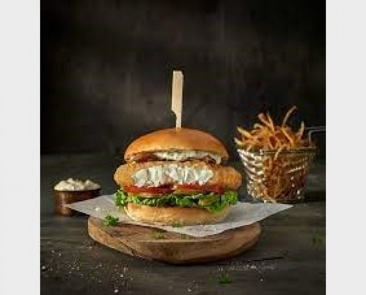 <h6 class='prettyPhoto-title'>Fish burger + Home fries & salad - tomato - onions</h6>
