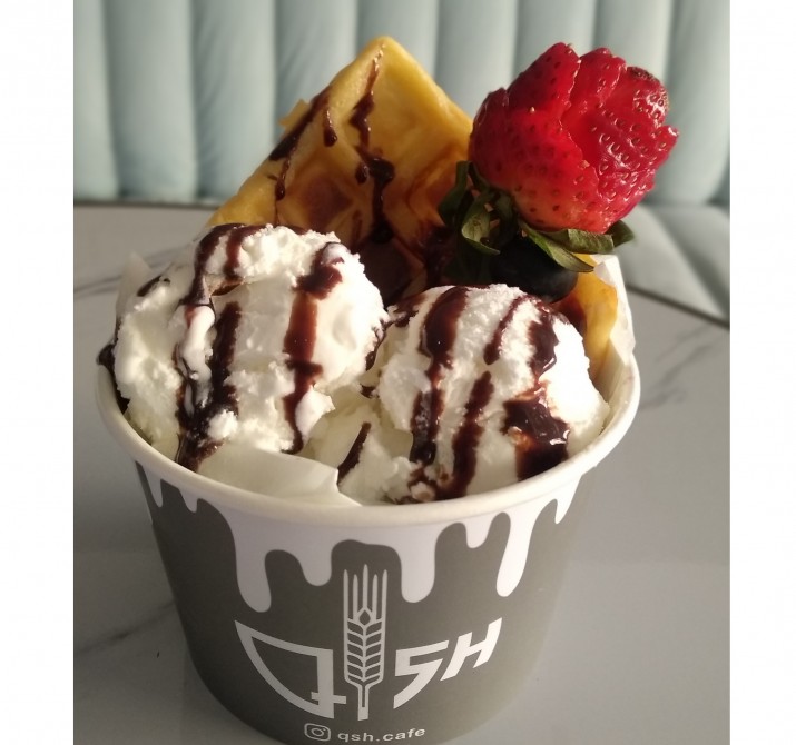 <h6 class='prettyPhoto-title'>Waffle con helado</h6>