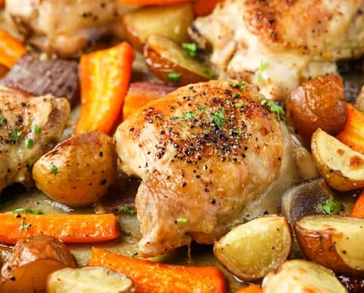 <h6 class='prettyPhoto-title'>Roast Chicken Thigh with Black Pepper Sauce Seasonal Vegetables & Roasted Potatoes </h6>