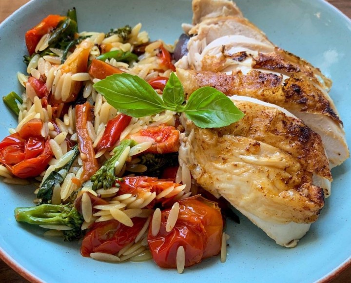 <h6 class='prettyPhoto-title'>Roast Chicken with Ratatouille and Herb Pilaf rice, Garlic Sauce</h6>
