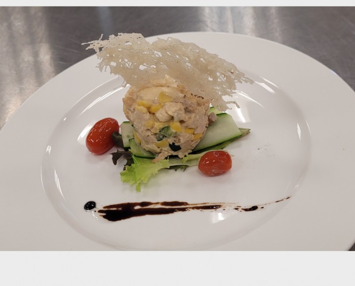 <h6 class='prettyPhoto-title'>Roasted Chicken and Corn Salad with Garlic Aioli</h6>