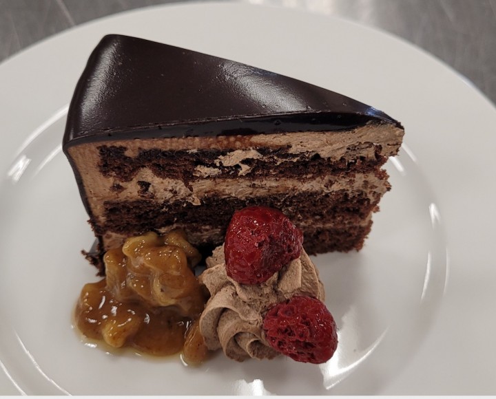 <h6 class='prettyPhoto-title'>Chocolate Cream Cake</h6>