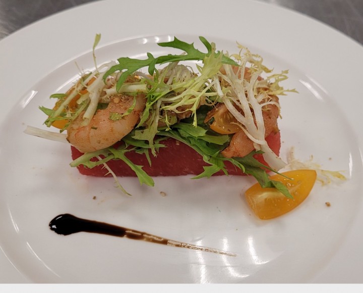 <h6 class='prettyPhoto-title'>Pan-roasted watermelon with Cajun marinated prawn and Balsamic Dressings</h6>