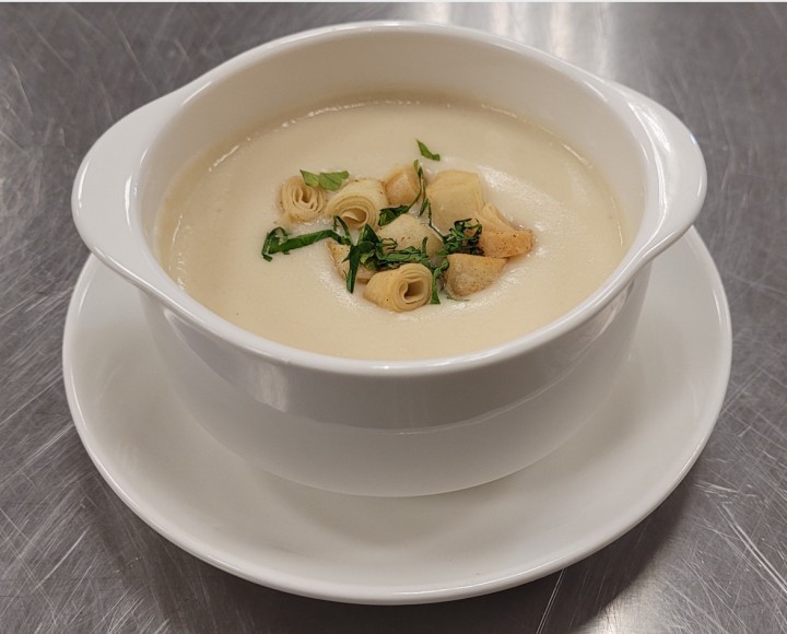 <h6 class='prettyPhoto-title'>Cream of Cauliflower Soup with Cheese Stick</h6>