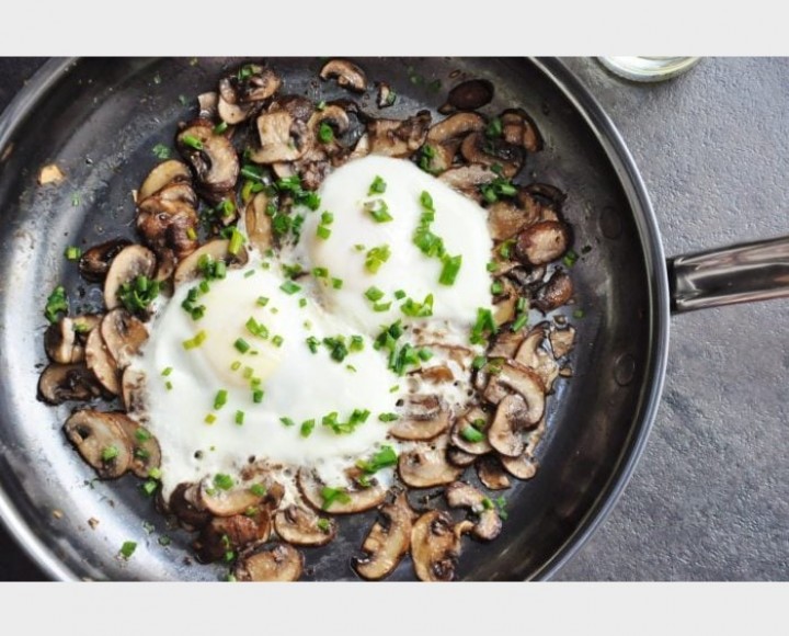 <h6 class='prettyPhoto-title'>Sauté Assorted Mushroom with Onsen Egg and Truffle Soya Dressing</h6>