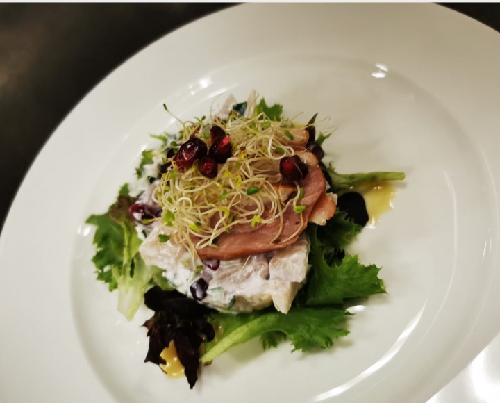 <h6 class='prettyPhoto-title'>Smoked Duck with Pear and Pomegranate Salad</h6>