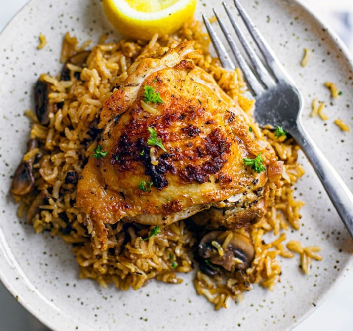 <h6 class='prettyPhoto-title'>Pan-Baked Chicken Thigh with Black Pepper Sauce Seasonal Vegetable, Herb Pilaf Rice</h6>