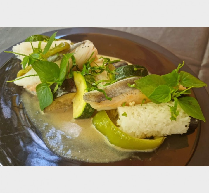 <h6 class='prettyPhoto-title'>St Pierre Green Curry</h6>