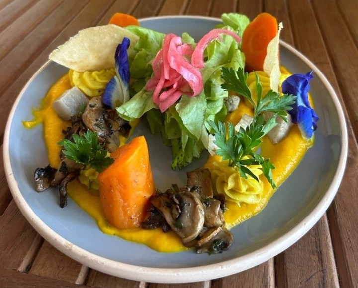 <h6 class='prettyPhoto-title'>Small plate of vegetables</h6>