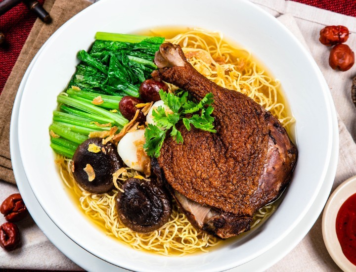 <h6 class='prettyPhoto-title'>Mì vịt tiềm/ Chinese style braised duck</h6>