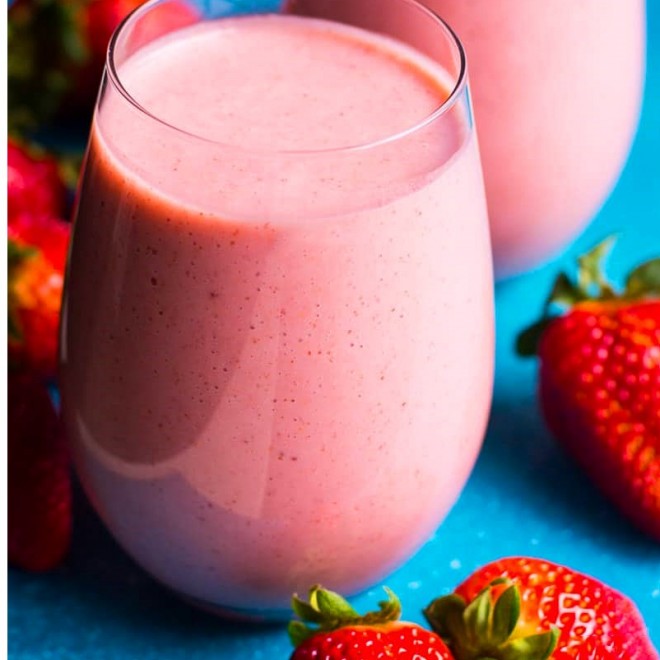 <h6 class='prettyPhoto-title'>Strawberry smoothie </h6>
