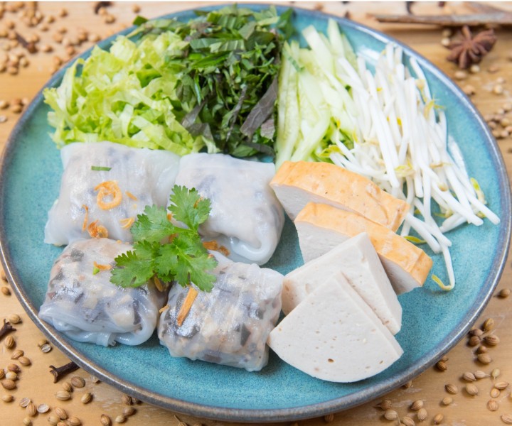<h6 class='prettyPhoto-title'>Bánh cuốn/ bánh ướt/ Vietnamese rice crepe</h6>