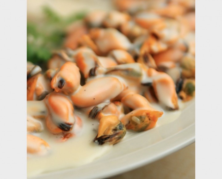 <h6 class='prettyPhoto-title'>Pan-fried mussels with cream</h6>