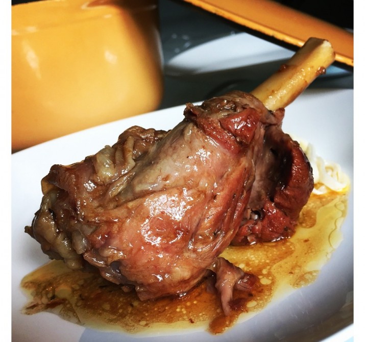 <h6 class='prettyPhoto-title'>Lamb shank confit in the oven</h6>
