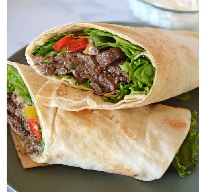 <h6 class='prettyPhoto-title'>Large Beef Shawerma with cheese</h6>