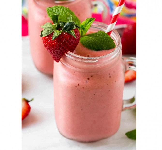 <h6 class='prettyPhoto-title'>Smoothie strawberry</h6>