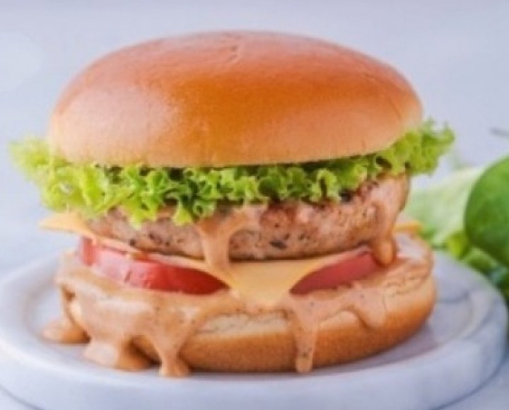 <h6 class='prettyPhoto-title'>Dukan special chicken burger </h6>
