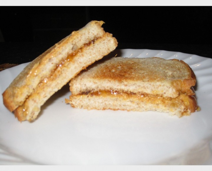 <h6 class='prettyPhoto-title'>Sandwiche Honey with butter </h6>