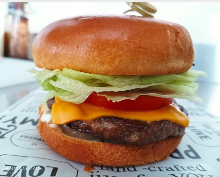 <h6 class='prettyPhoto-title'>Dukan special Beef Burger </h6>