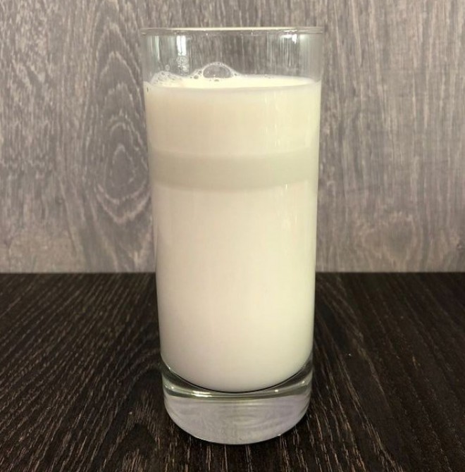 <h6 class='prettyPhoto-title'>Glass of milk (hot or cold)</h6>