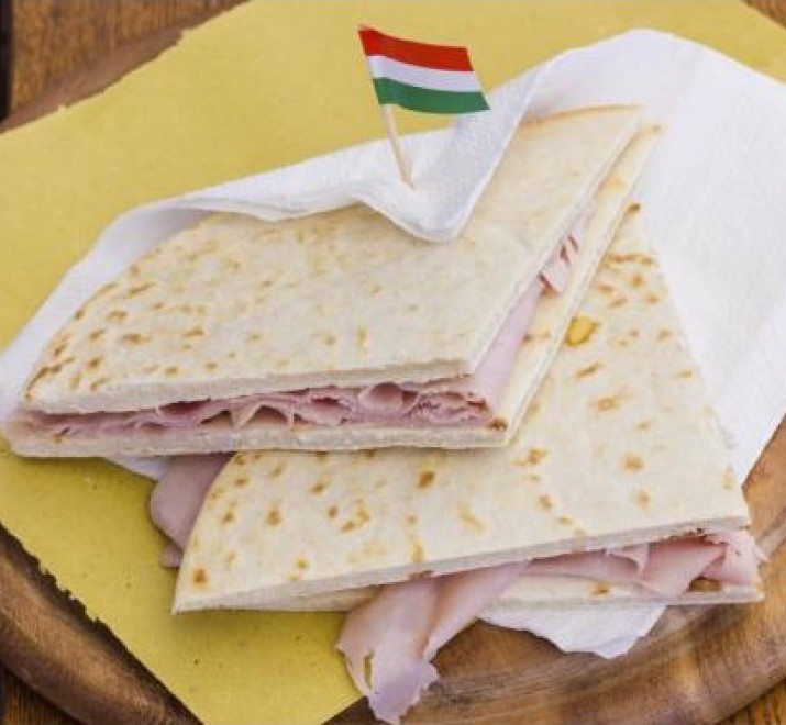 <h6 class='prettyPhoto-title'>PIADINA WITH COTTO</h6>