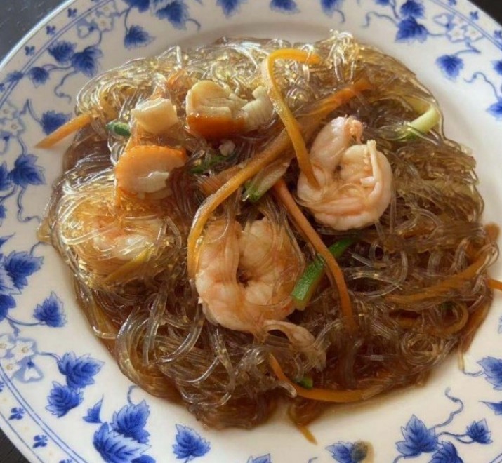 <h6 class='prettyPhoto-title'>SOY SPAGHETTI WITH SEAFOOD</h6>