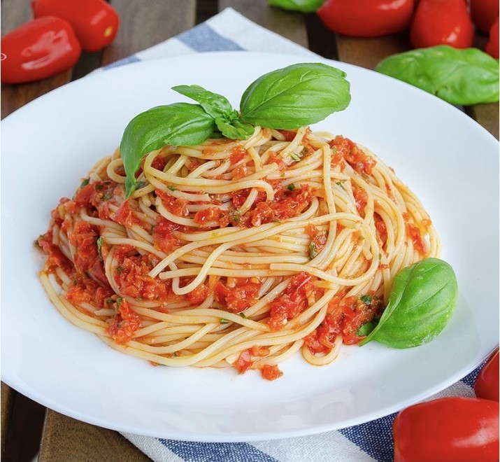 <h6 class='prettyPhoto-title'>Spaghetti al Pomodoro</h6>