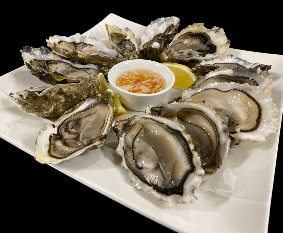 <h6 class='prettyPhoto-title'>12 fine raw oysters from Saint-Vaast-la-Hougue (n ° 3)</h6>