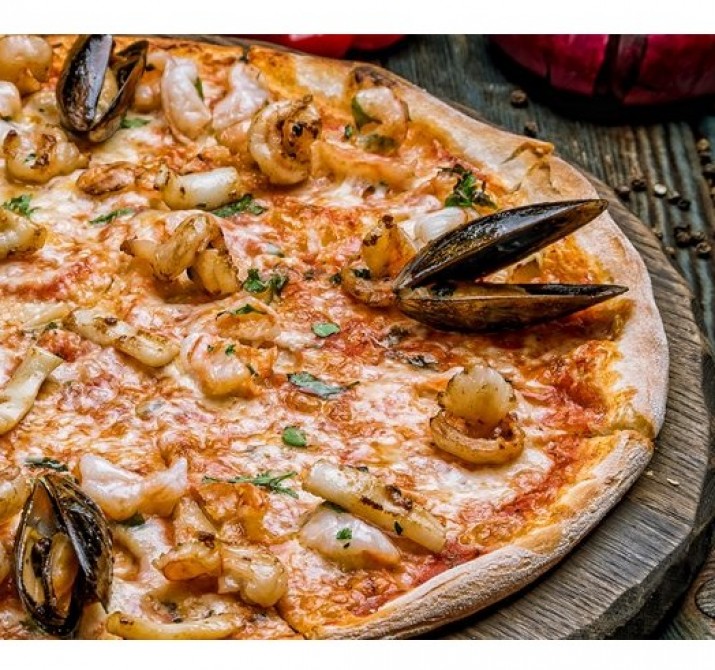 <h6 class='prettyPhoto-title'> Sea Food pizza </h6>